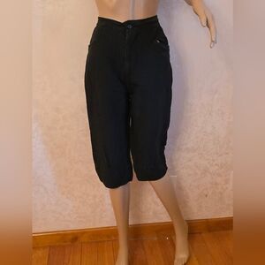 Buttons Black Capris